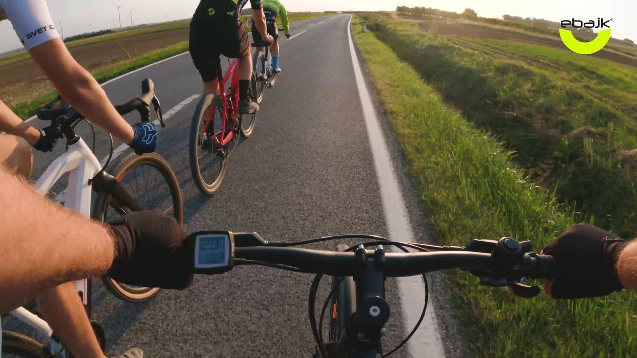 Ako jazdí cestný elektrobicykel