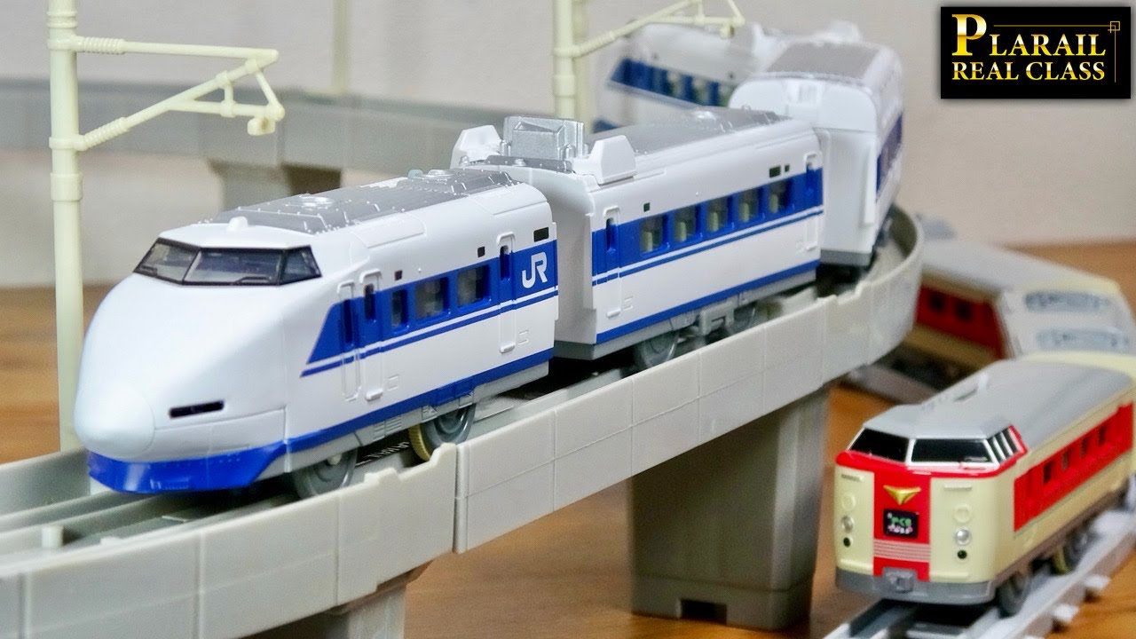 最高ですねコレ！新幹線車両がプラレール リアルクラスに遂に登場！100系新幹線グランドひかり (ライト付仕様) パンタグラフはもちろんダブルデッカーの高さも変えれる 高架レールが似合いますね☆