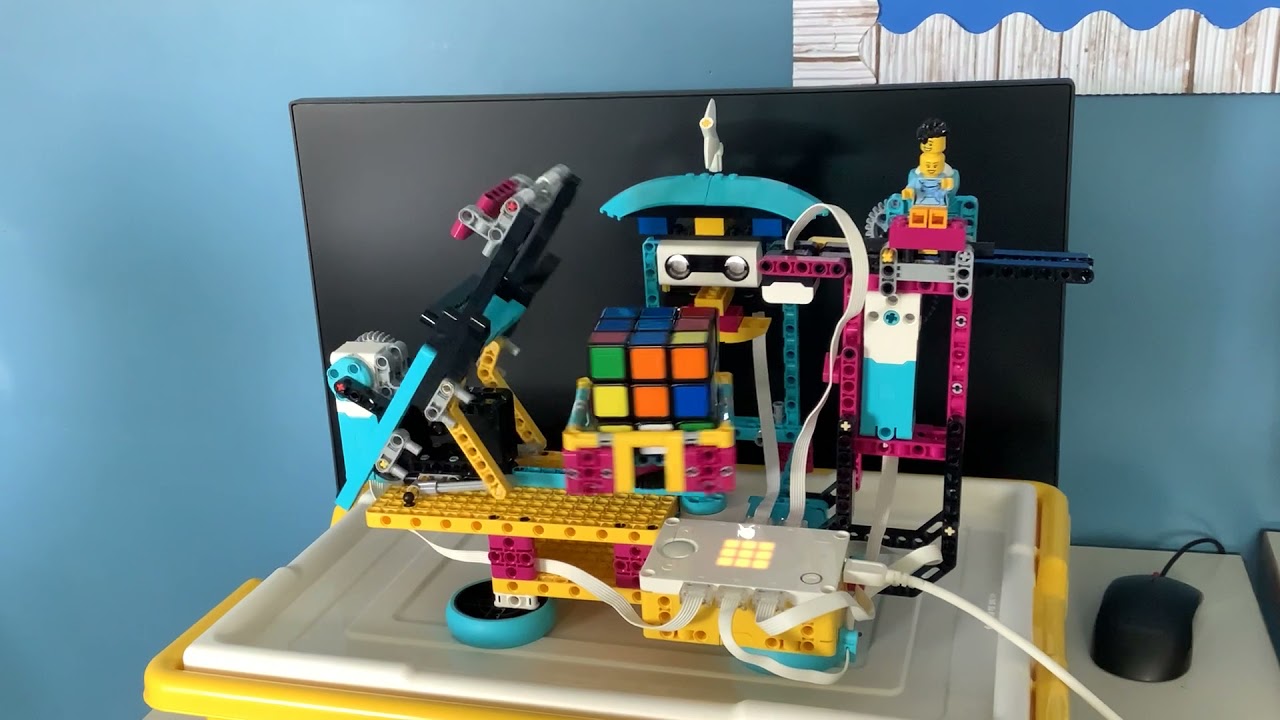 RIS students build PrimeCuber robot to solve Rubik's Cube