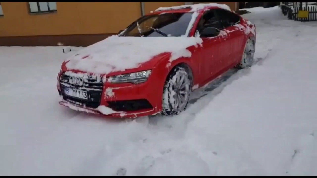 Audi A7 Competition snow drift