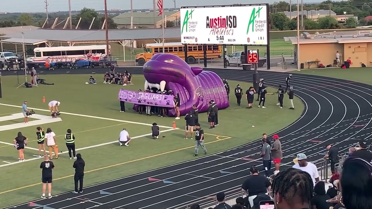2024 Wimberley vs Austin LBJ Entrances