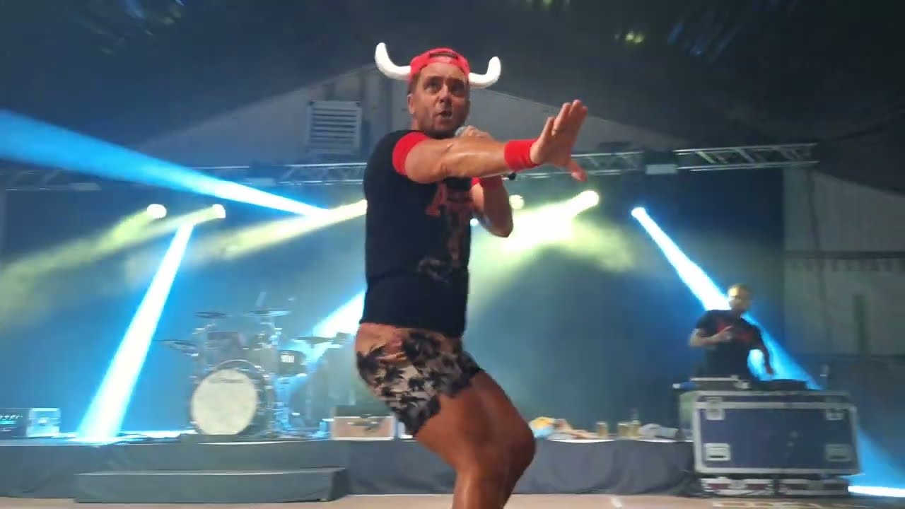 Lorenz Büffel beim Golser Volksfest im Weinzelt vom Dienstag, 13.8.2024