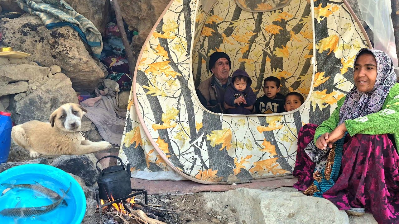 Nomadic life in Iran | Single woman with 4 children by the wild river|Building a fireplace in Zagros