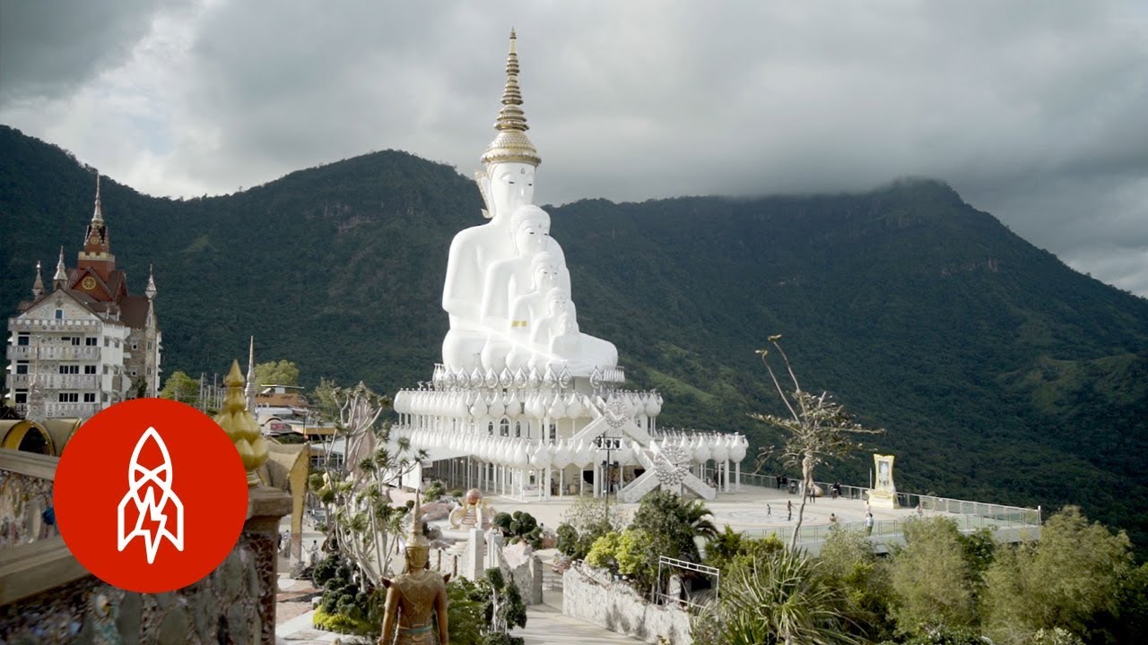 Thailand&rsquo;s Temple on the Glass Cliff