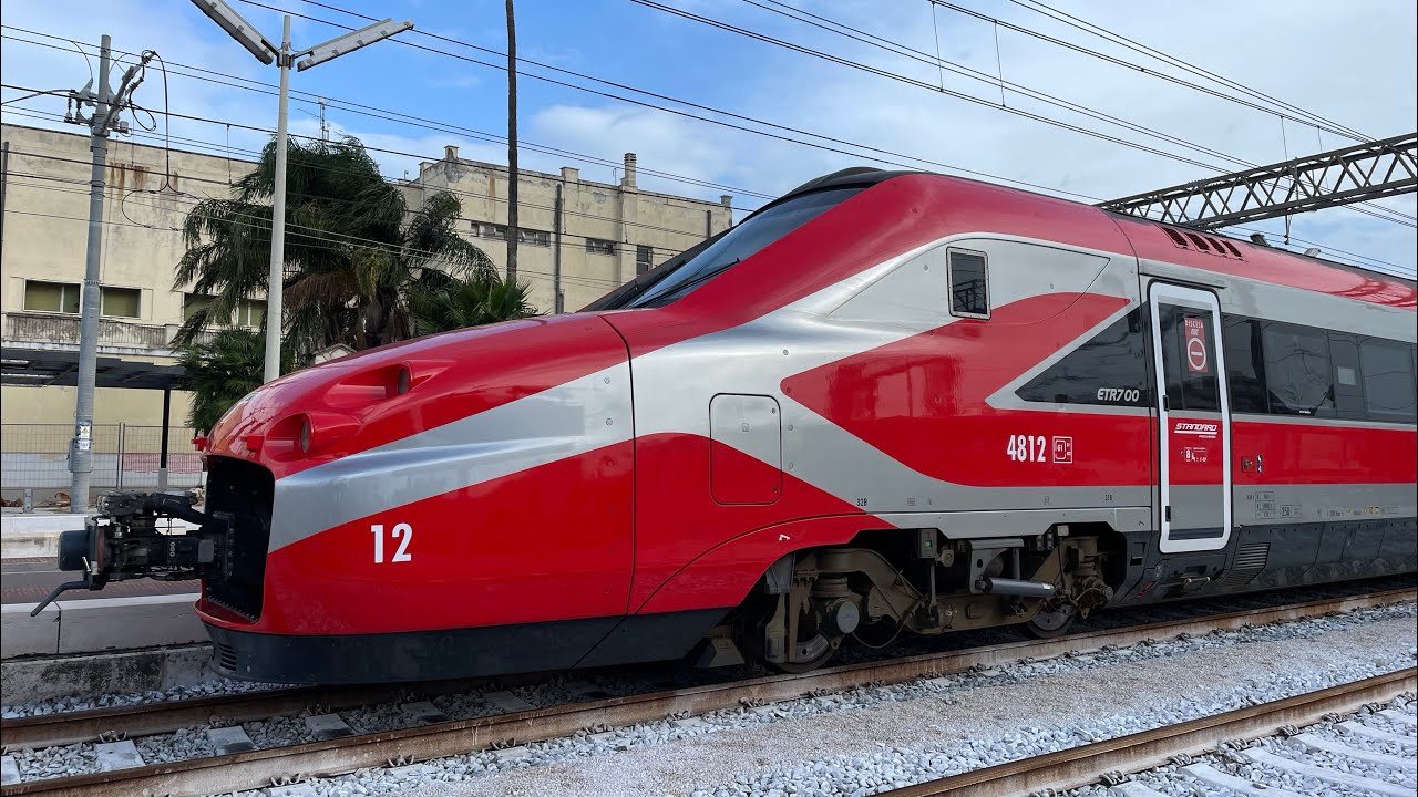 ADDIO LIVREA FRECCIARGENTO...  NEW ENTRY NEL BRAND FRECCIAROSSA: ETR700!
