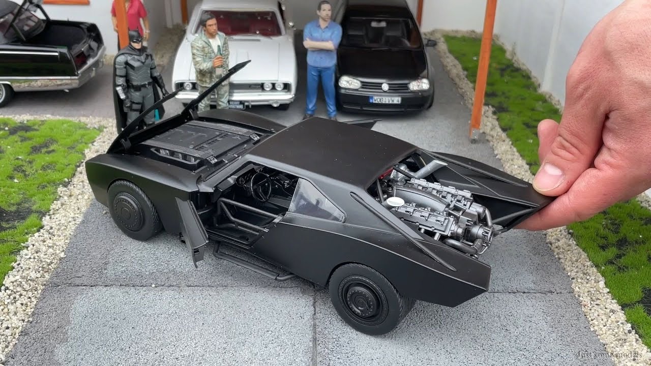 1:18 The Batman (2022) Batmobile & Batman figure - Jada [Unboxing]