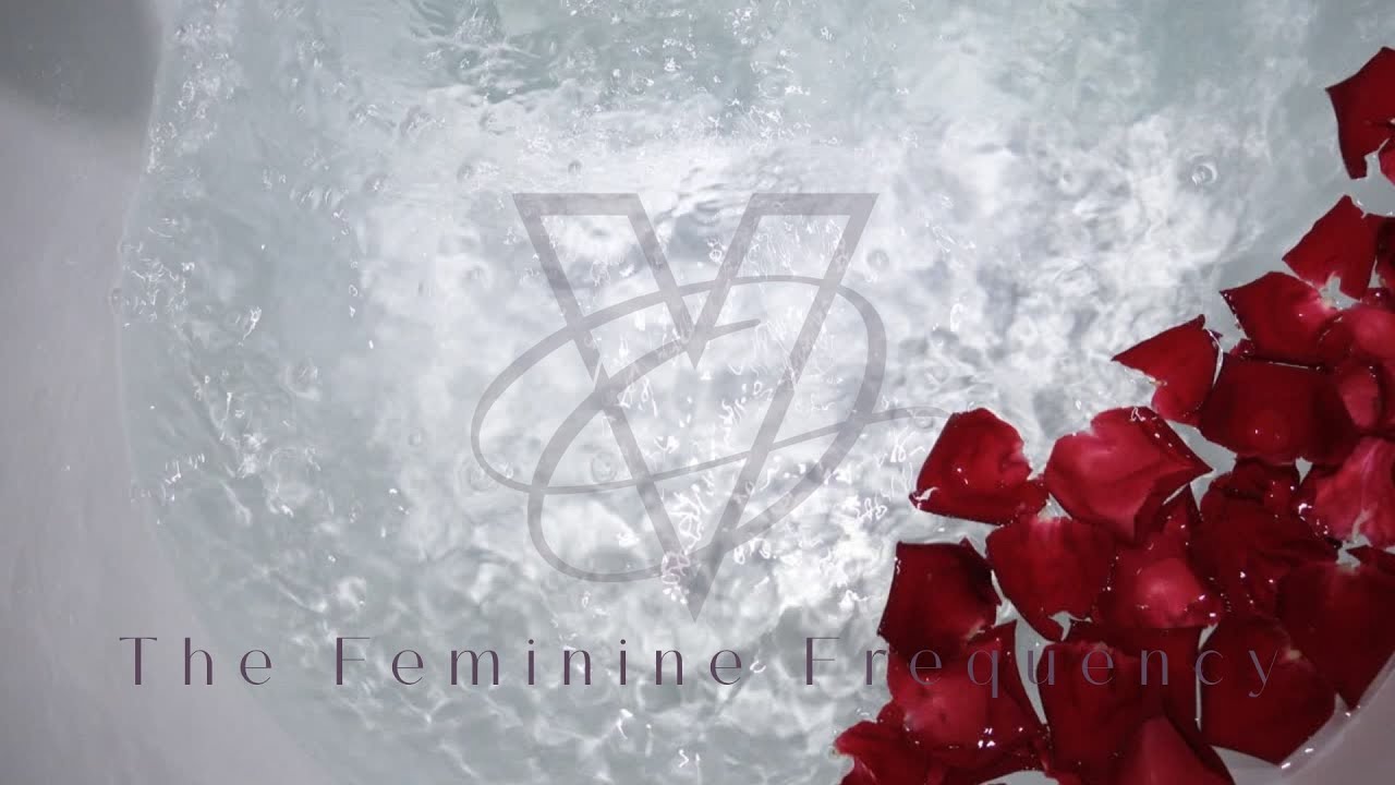 Relaxing Bath Music for Feminine Confidence & Calm || Jazz & Rose Petals