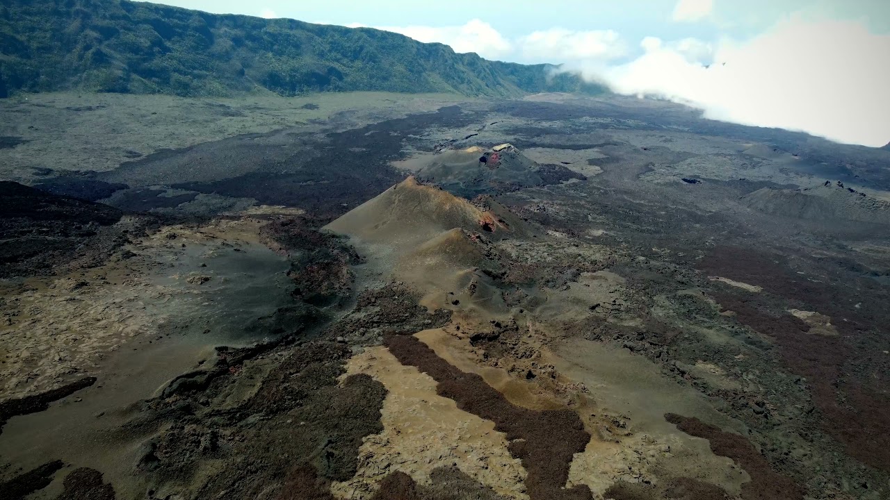 La R&eacute;union - Piton de la Fournaise - Drone View Impressions 4K