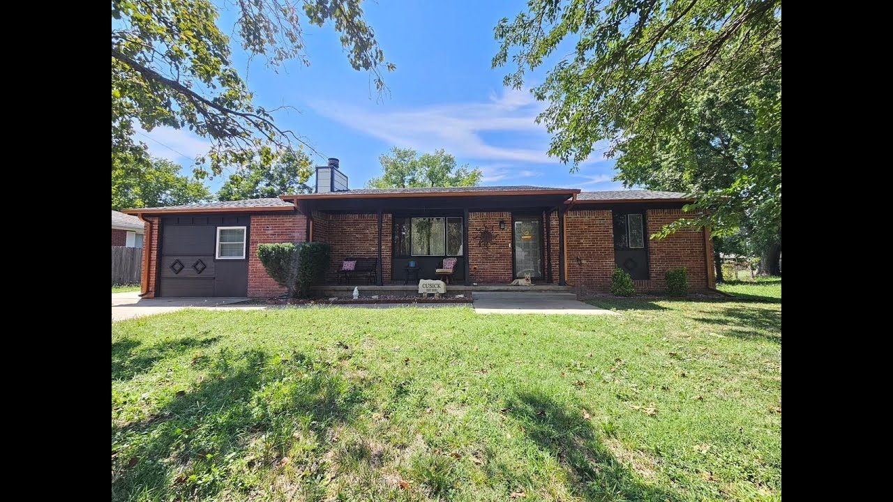 NEW LISTING: 421 S Taylor Douglass KS 67039