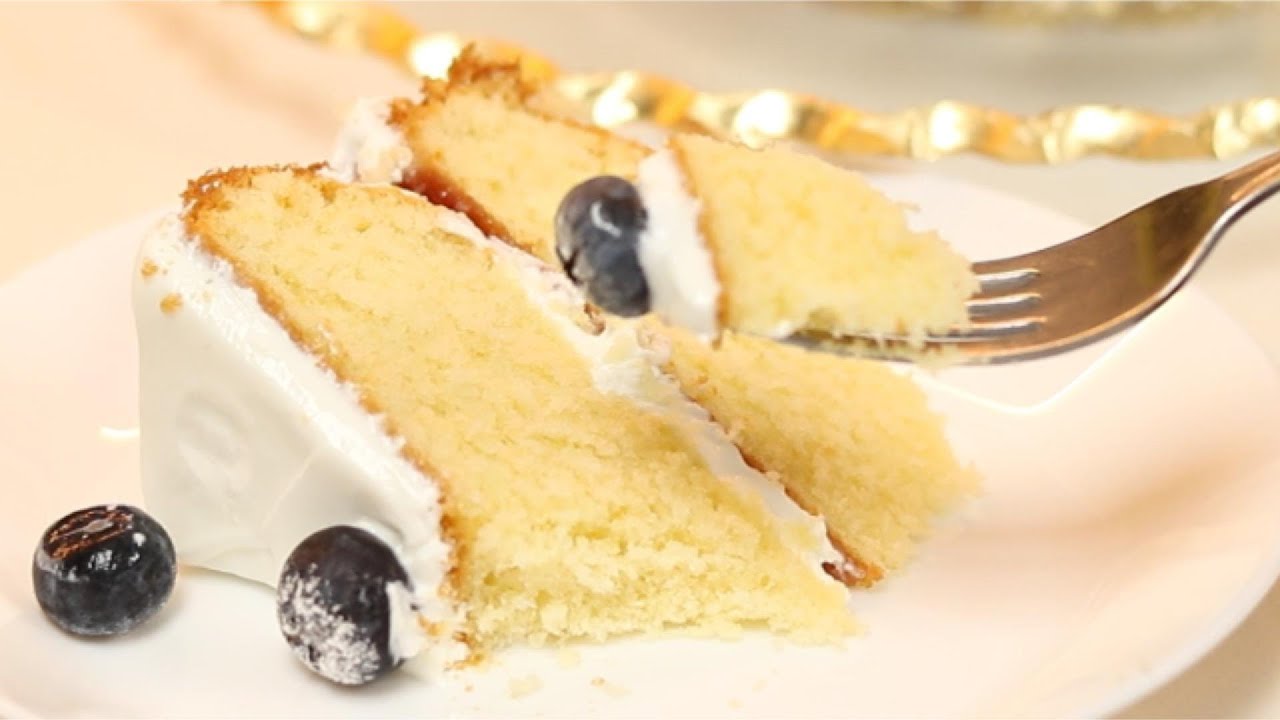 Quick 10-Minute Prep Vanilla Sponge Cake | Beginners Easy Mixer Cake with Blueberry Jam & Cream 