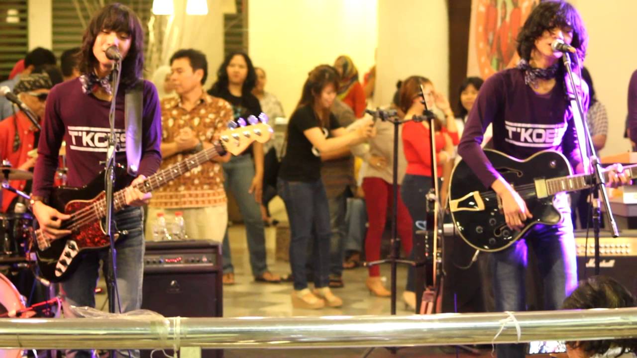 T'koes Band 