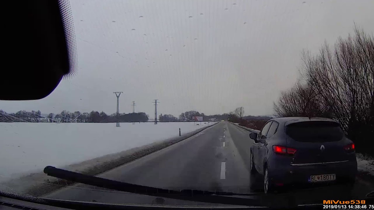 Ford S-MAX 2.5T 162 kw 220 HP made in 2006 and its overtakes and accelerations