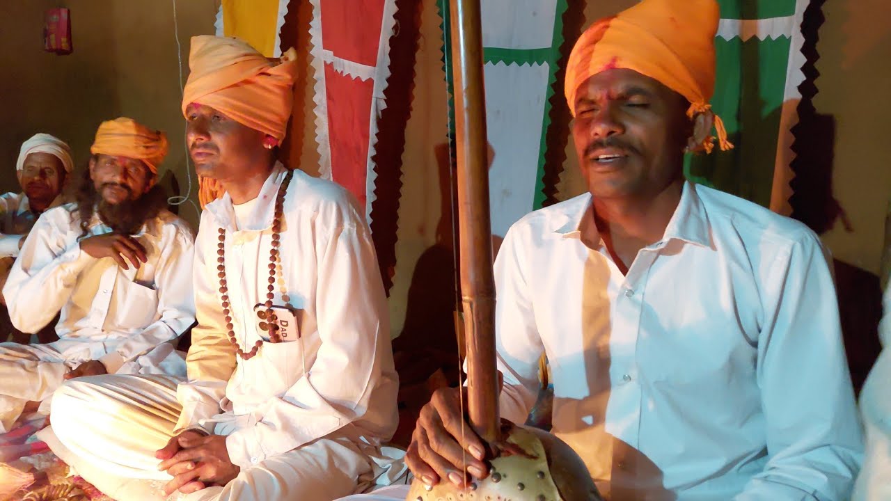 सतुरा महराज सोमा महराज पाट सेवा भजन करते हुए मकसी रामसन पारगी के घर भाटोडा केशरपुरा धाम चिखली 