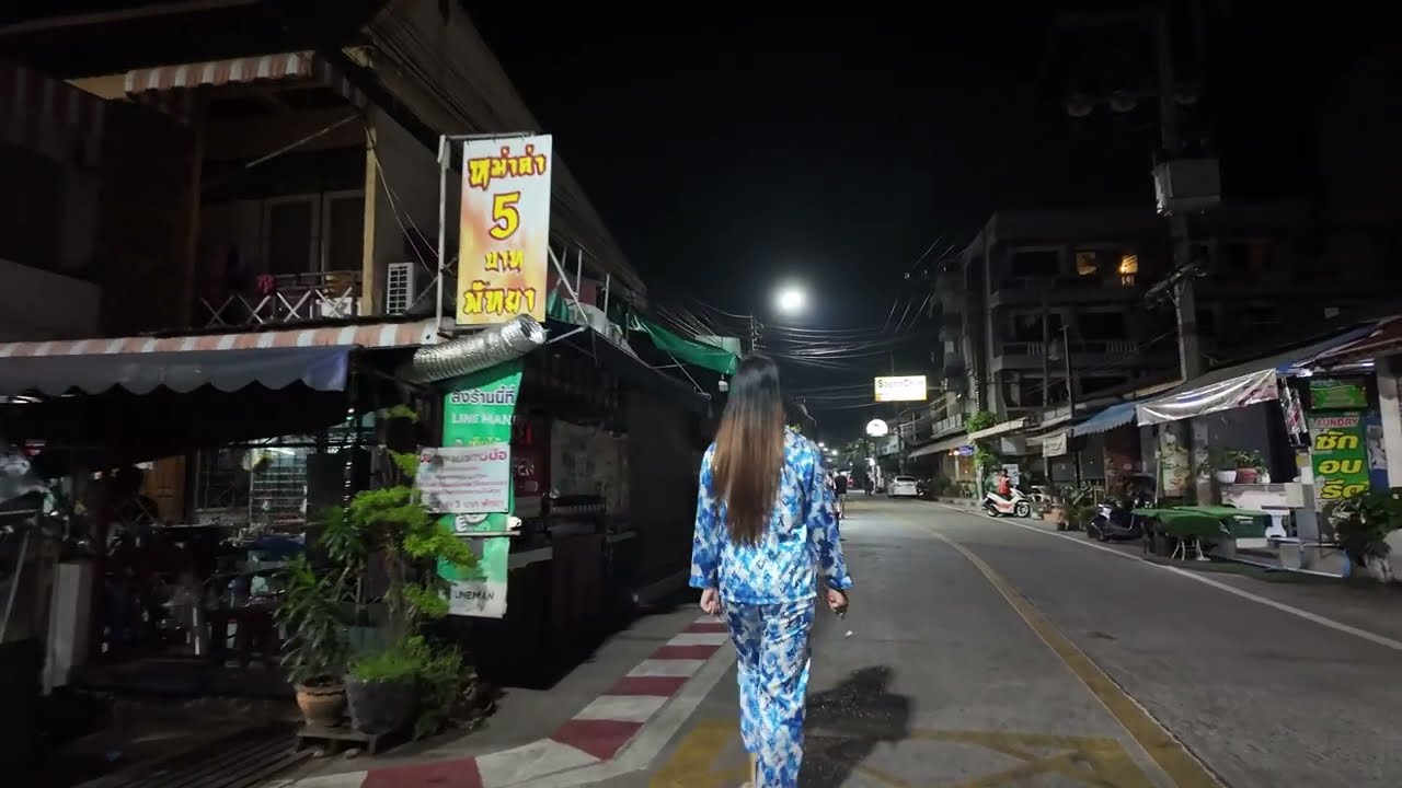 Pattaya Chalermphrakiat 19 Nightlife, Thailand - 4K 60FPS