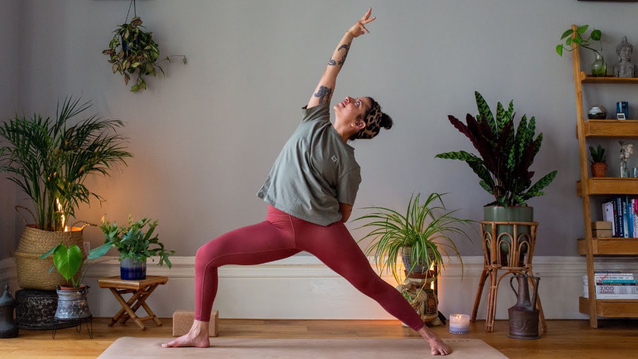 FUNKY VINYASA FLOW | 28 minute fun and playful yoga class