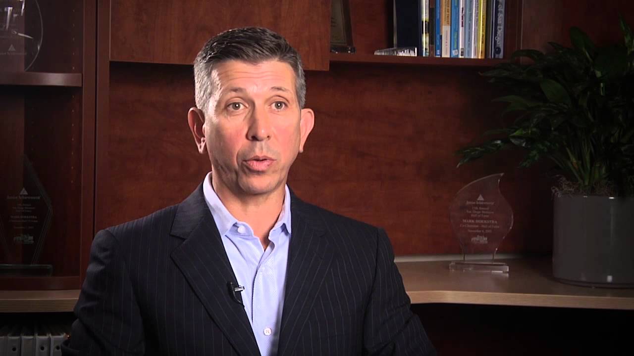 What is the difference between traded REITs and non traded REITs?
