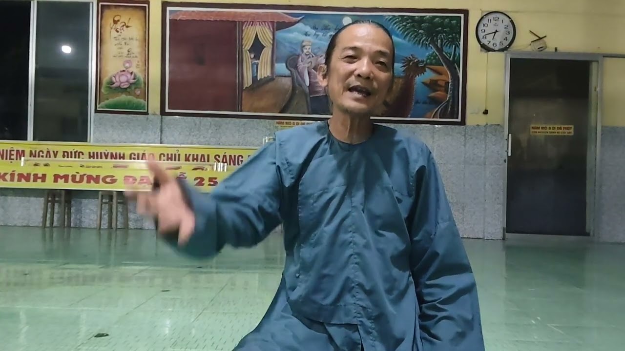 Lầm than khói lửa với binh đao 