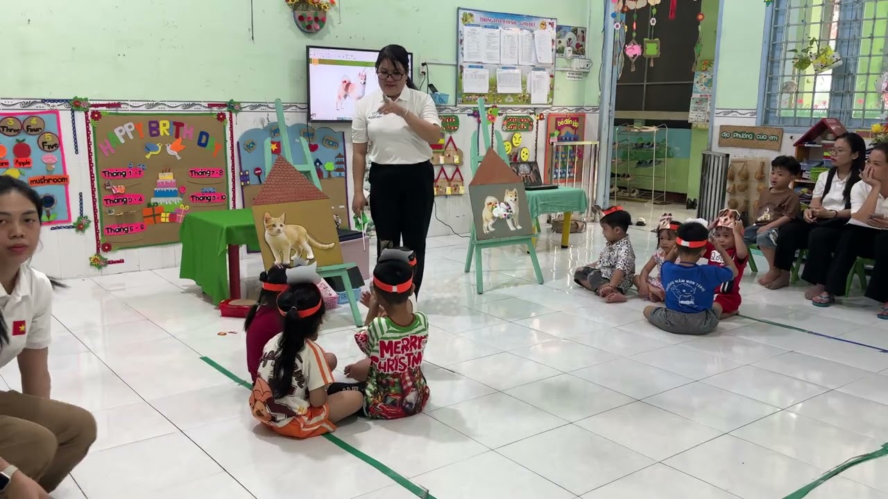 Sinh hoạt chuyên đề: Ứng dụng CNTT trong hoạt động dạy học