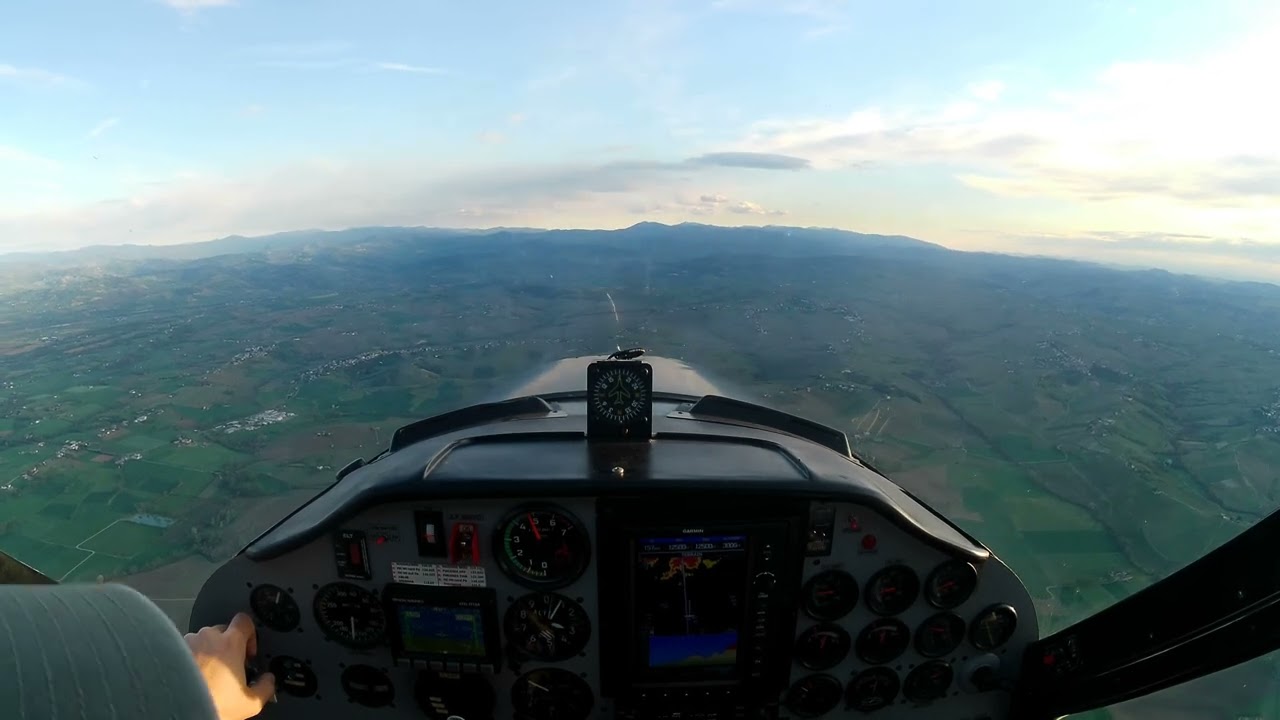 Tecnam P92 - Massalengo to Mt. Penice, first time for my mom
