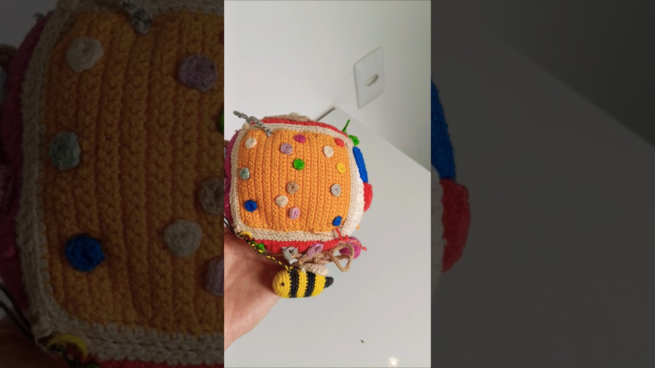 Cubo sensorial de crochê 