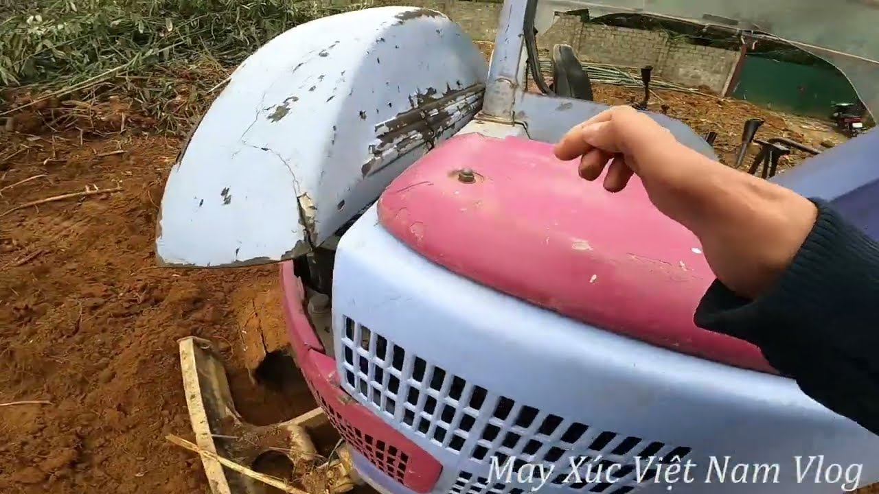 Giới Thiệu Máy Xúc Komatsu Pc50uu-2e Và Xúc Đất Lên 2 Xe Ô Tô 2.5T. Máy Xúc Việt Nam Vlog
