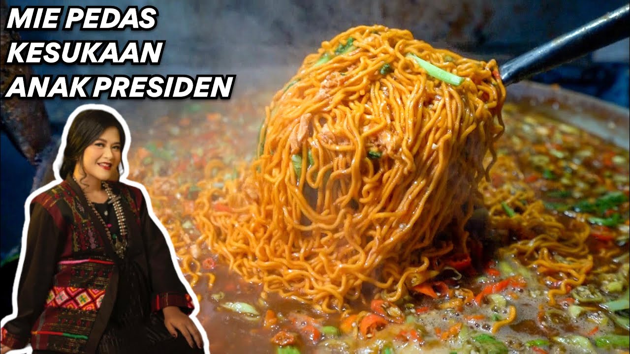 MIE NYEMEK PEDAS VIRAL! SEHARI LAKU RATUSAN DAN BAR-BAR BANGET