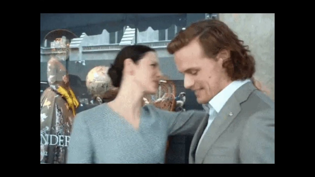 Sam Heughan and Caitriona Balfe Look into my eyes