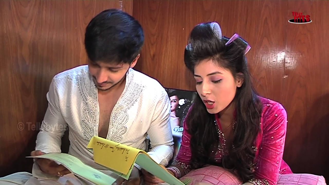 Param and Harshita aka Randhir and Sanyukta of Sadda Haq Receive Gifts from Fans PART 3