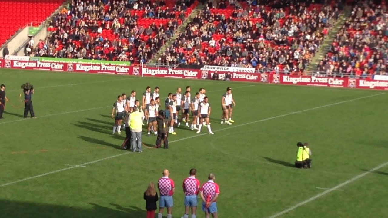 Cook Islands v New Zealand Haka face off