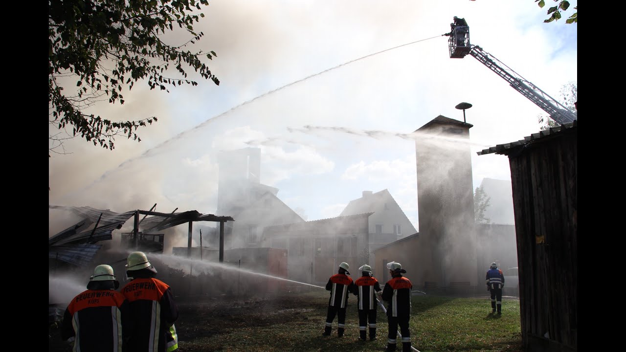 Großbrand in Lagerhalle im Landkreis Kronach