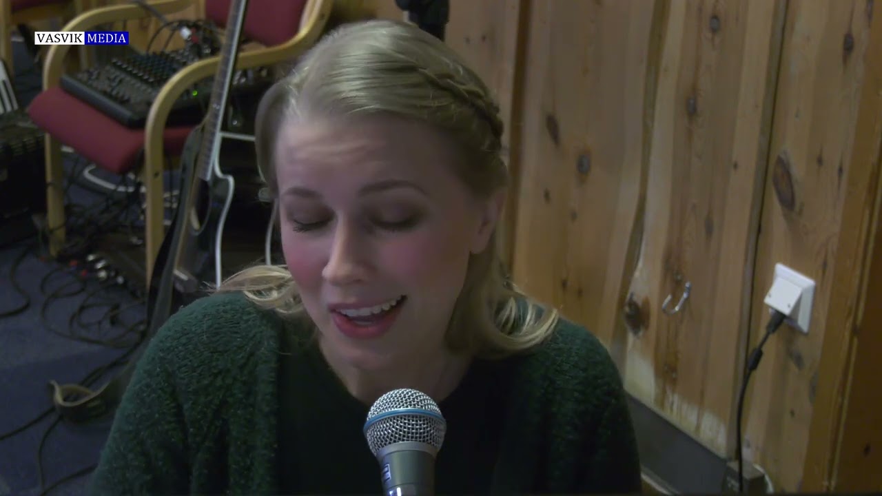 (4651) Elisabeth Gjerde: Det ene som b&aelig;rer - T og M: Lydia Lithell, O: Elisabeth Gjerde.