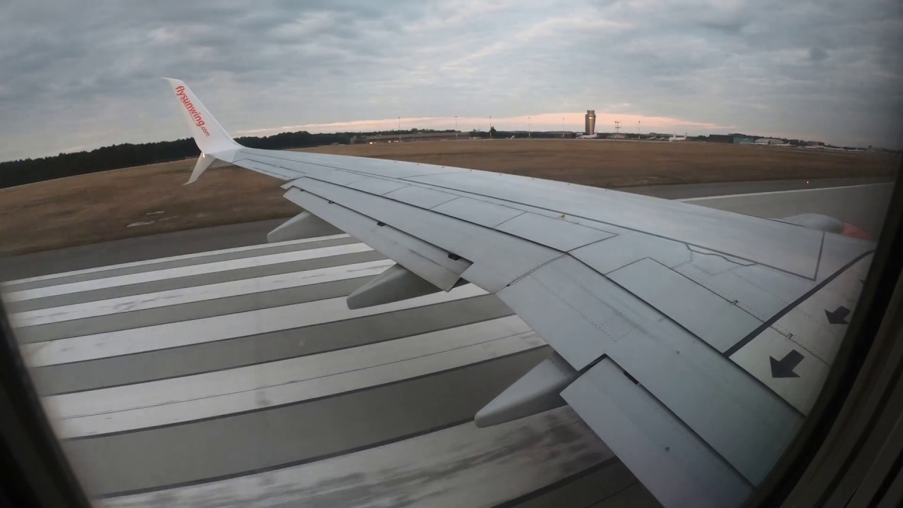 KATOWICE TAKE-OFF Boeing 737-800 - start samolotu | ForumWiedzy