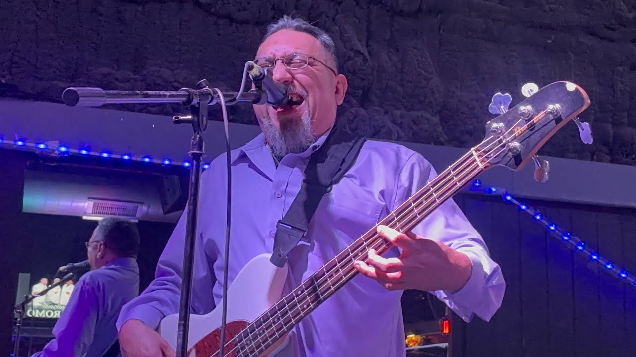 Conjunto Romo Thanksgiving Dance at Mustang Sallys in San Antonio Tx 