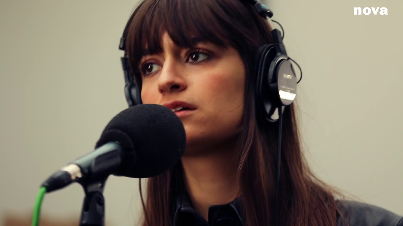 Clara Luciani - La Grenade | Live Plus Pr&egrave;s De Toi
