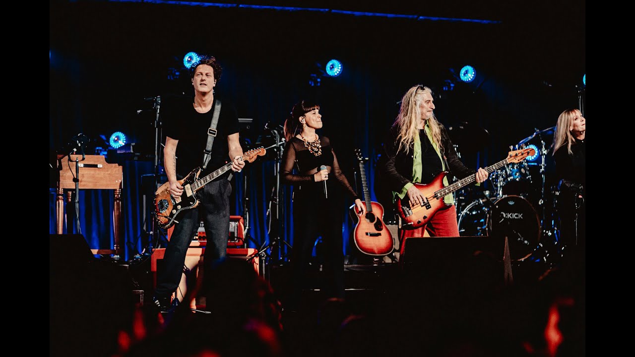 VOS concert: Mia +  Lieve Kleine Piranha door  Gorki (- Luc)  + Lady Linn