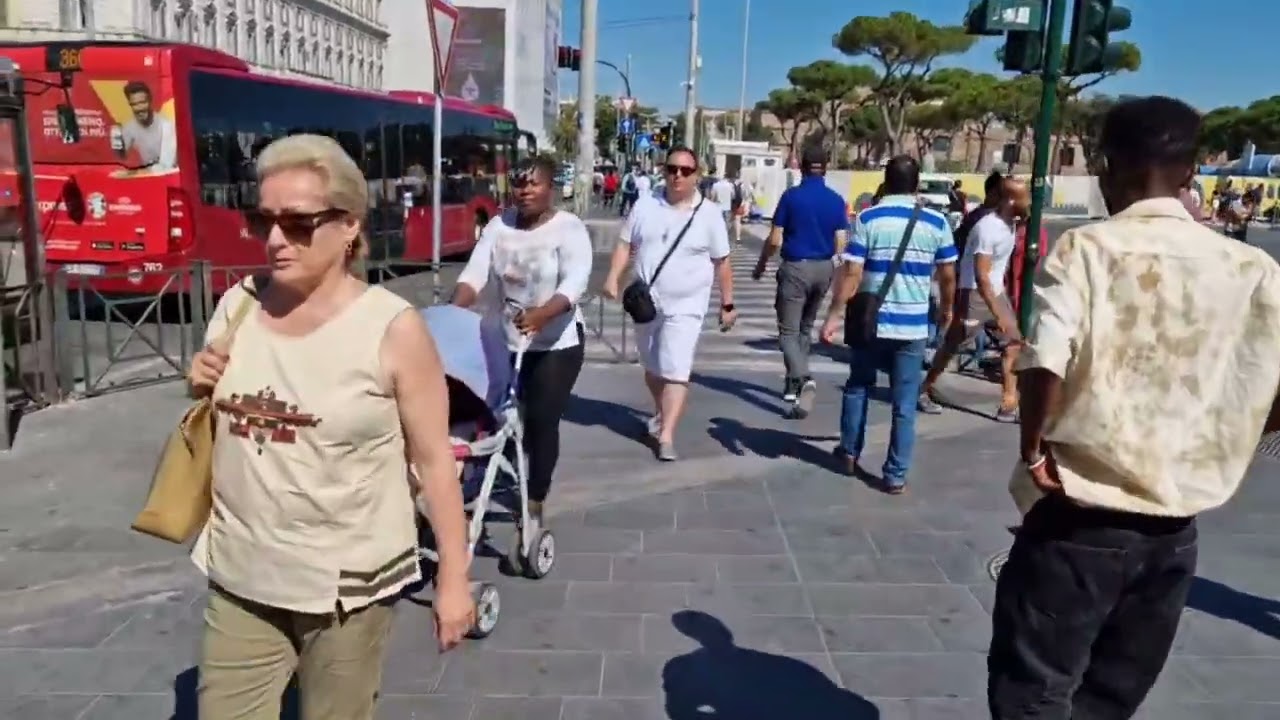 Our second Vlog in Italy | Traveling on Hop On Hop Off busses