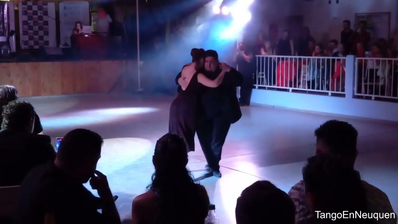 Suyay Quiroga y Aoniken Quiroga 1 de 3