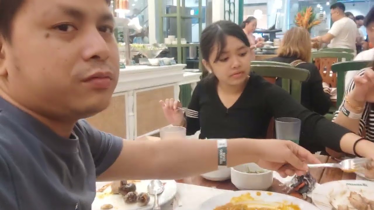 SIYA PALA PINAKA MAYAMAN AT POGI SA PINAS?