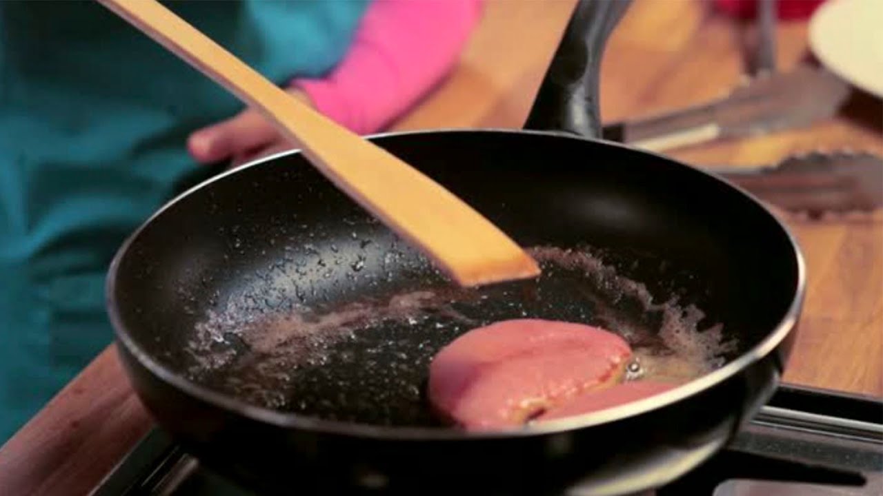 Hoe moet je vlees en vis bakken? - Allerhande Kids