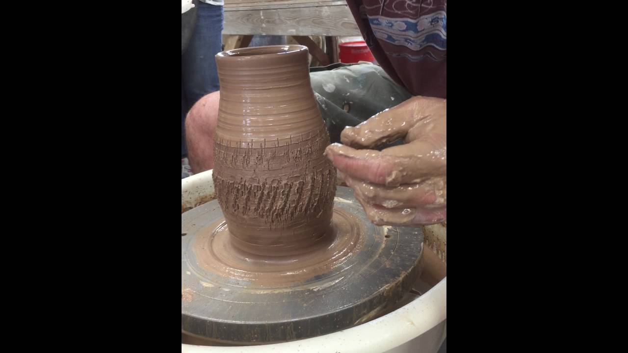 VC Student: Xananda Wollard create a pottery with Slip, Sodium Silicate and The Steve Tool
