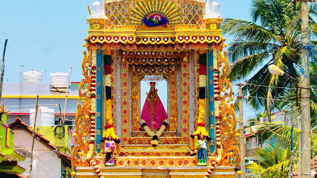 தங்க தேர் பவனி 