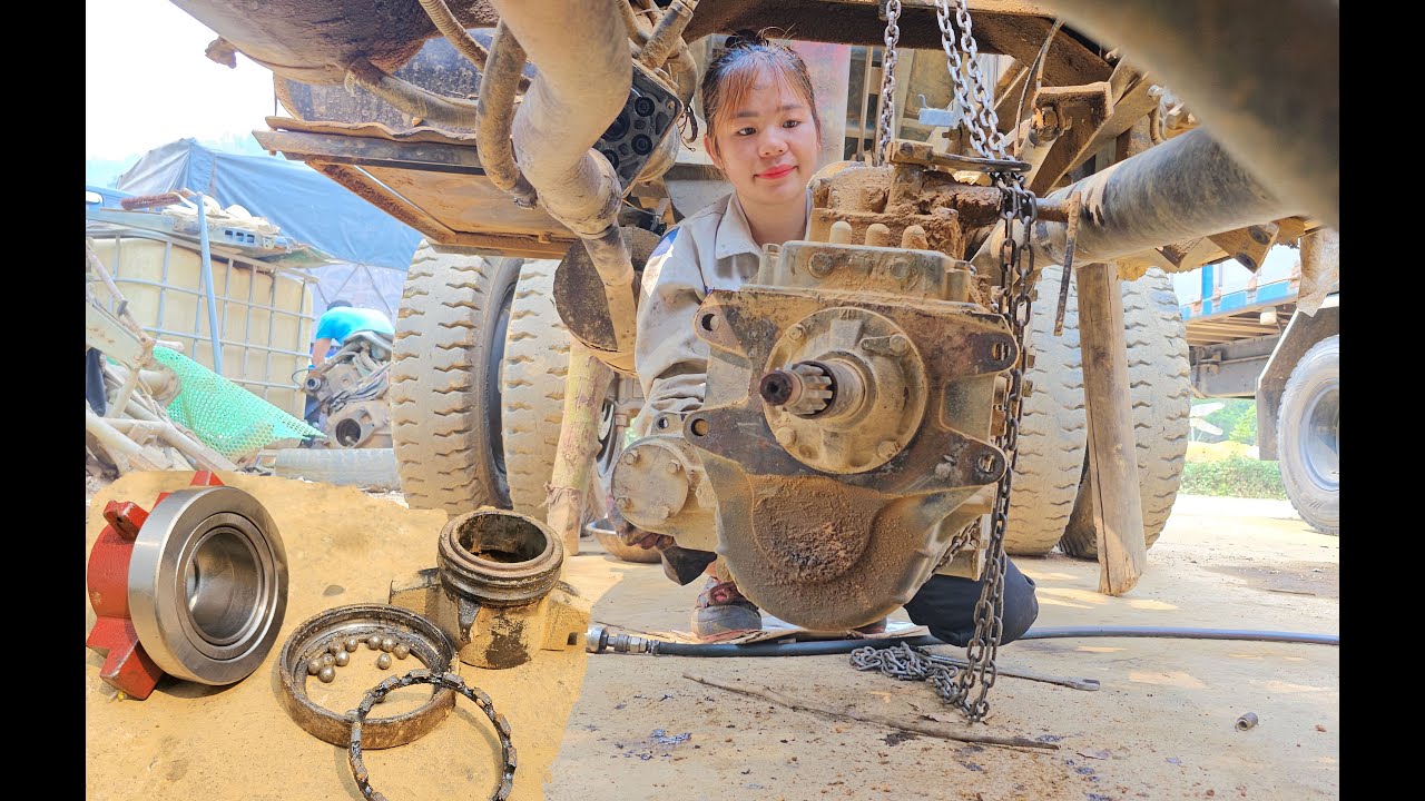 Changing Truck Gearbox Balls Yourself – Young Girl Makes Everyone Admire