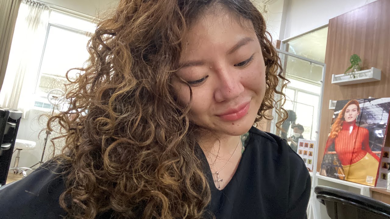 NATURALLY CURLY HAIR ROUTINE | RUTINITAS KERITING by GRACIA INDRIANI