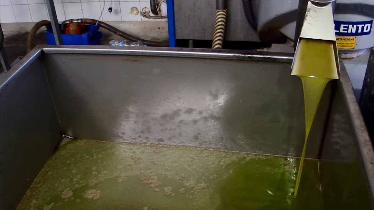 Ελαιοτριβείο στο Αβδού Κρήτης * Olive Oil Mill in Avdou Crete