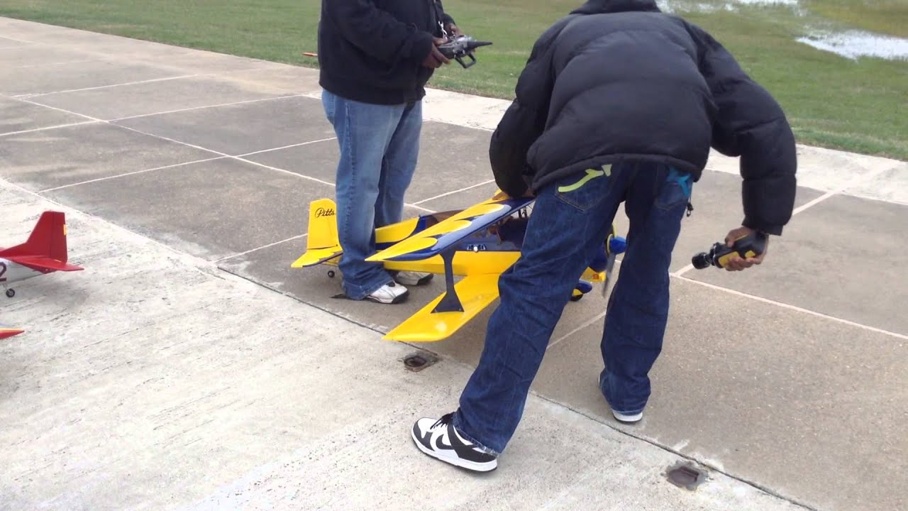 Pitts 12 biplane  with a Dle 20cc