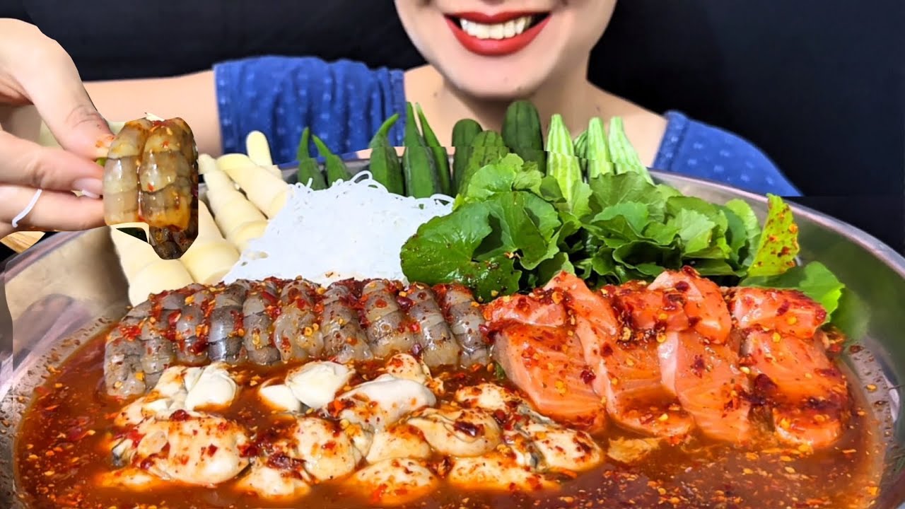 Thaifood ASMR ยำเหลาปลาร้า ข้นๆนัวๆอร่อยแซบถึงใจ Mixed seafood salad MUKBANG show