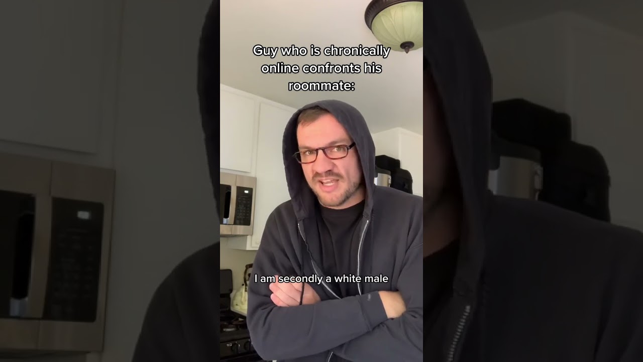 Парень, который постоянно сидит в сети, ругается со своим соседом по комнате #вздрагивает #sjw