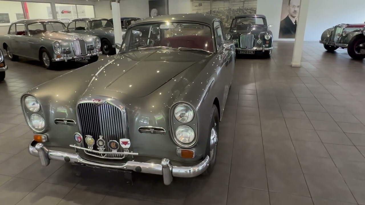 65 TE21 Saloon by Park Ward