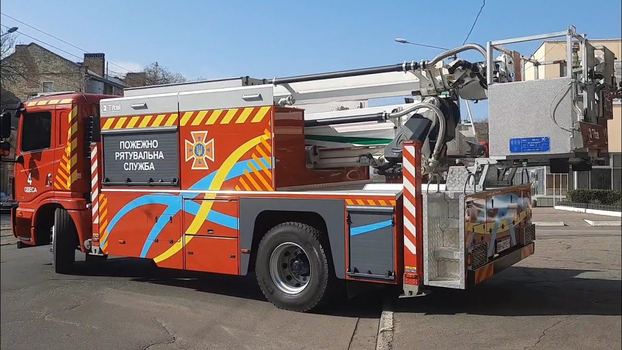 Fire trucks and ambulances responding code 2/3 in Odesa, Ukraine (compilation)