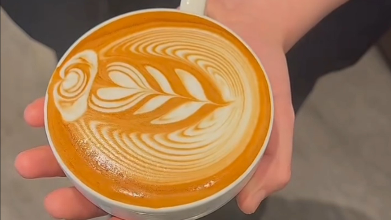 Beautiful Rose Latte Art | Relaxing Coffee Art & Milk Pouring